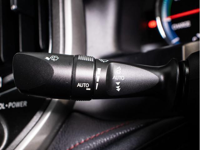 クラウンハイブリッド アスリートＳ　後期型（特注フォーブレザーシート）（オプション１８インチアルミ）（フルエアロ）（ルーフブラック）セーフティセンス　衝突軽減ブレーキ　踏み間違い防止機能　車線逸脱抑制　レーダークルーズ　オートハイビーム（37枚目）