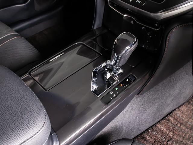 クラウンハイブリッド アスリートS (サンルーフ)(黒本革シート)(オプション18インチアルミ)(フルエアロ)(新品タイヤ)(衝突軽減ブレーキ)(踏み間違い防止機能)レーダークルーズ 記録簿8枚 Bluetooth対応 レギュラー仕様(39枚目)