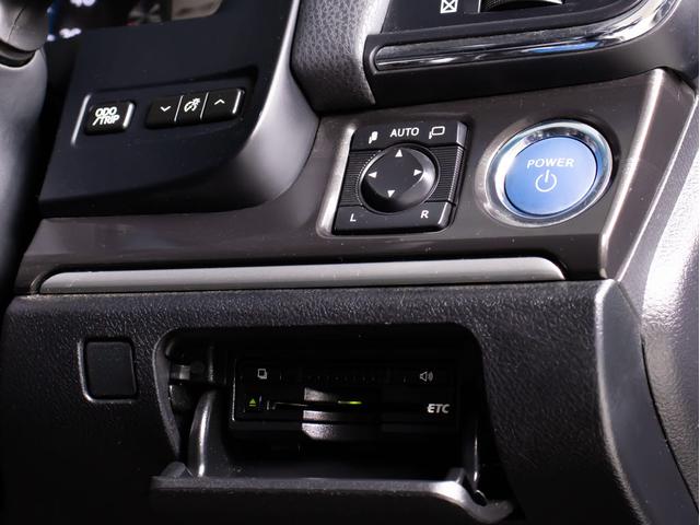 クラウンハイブリッド アスリートS (サンルーフ)(黒本革シート)(オプション18インチアルミ)(フルエアロ)(新品タイヤ)(衝突軽減ブレーキ)(踏み間違い防止機能)レーダークルーズ 記録簿8枚 Bluetooth対応 レギュラー仕様(43枚目)