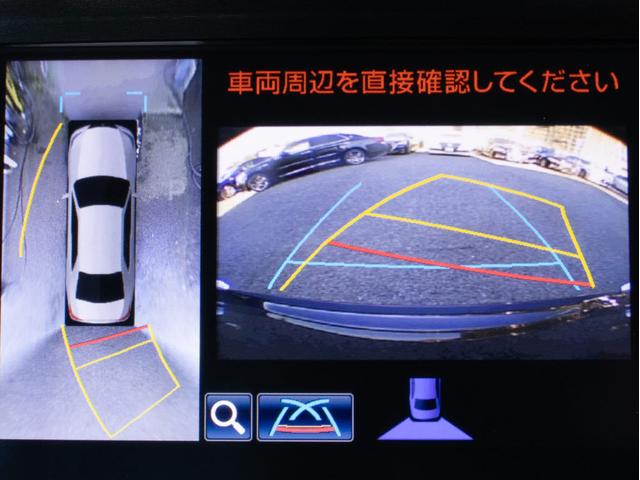 パノラミックビューモニターを装備！上から車両を見下ろしたような映像をナビ画面に表示できます。車両前後左右に搭載した４つのカメラ映像を継ぎ目なく合成！目視では見えない部分もリアルタイムで見れます。
