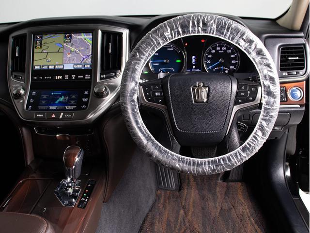 クラウンハイブリッド ロイヤルサルーン　（禁煙車）（オプション１７インチアルミ）（点検記録簿８枚）ＨＤＤマルチナビ　レギュラーガソリン仕様　Ｂｌｕｅｔｏｏｔｈ対応　シートヒーター　ステアリングヒーター　カラーバックカメラ（29枚目）