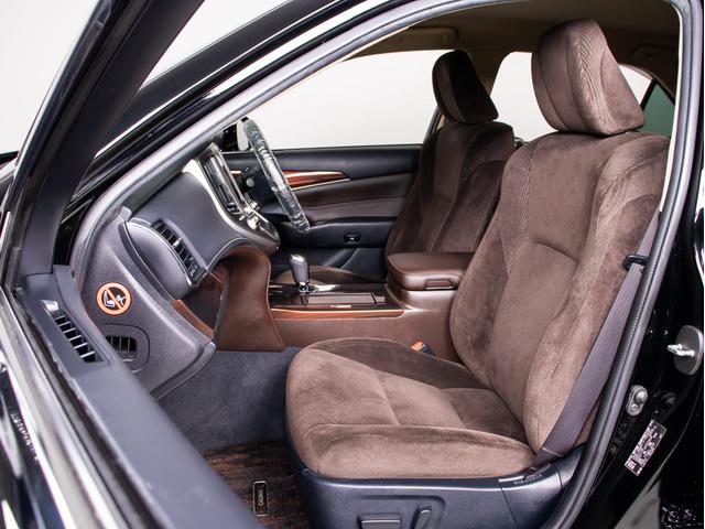 クラウンハイブリッド ロイヤルサルーン　（禁煙車）（オプション１７インチアルミ）（点検記録簿８枚）ＨＤＤマルチナビ　レギュラーガソリン仕様　Ｂｌｕｅｔｏｏｔｈ対応　シートヒーター　ステアリングヒーター　カラーバックカメラ（31枚目）