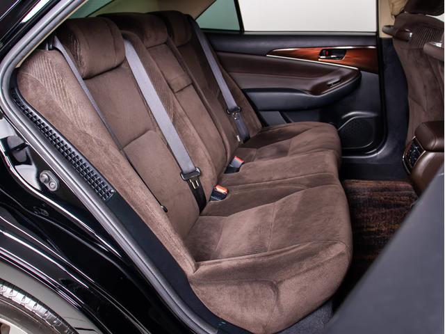 クラウンハイブリッド ロイヤルサルーン　（禁煙車）（オプション１７インチアルミ）（点検記録簿８枚）ＨＤＤマルチナビ　レギュラーガソリン仕様　Ｂｌｕｅｔｏｏｔｈ対応　シートヒーター　ステアリングヒーター　カラーバックカメラ（32枚目）