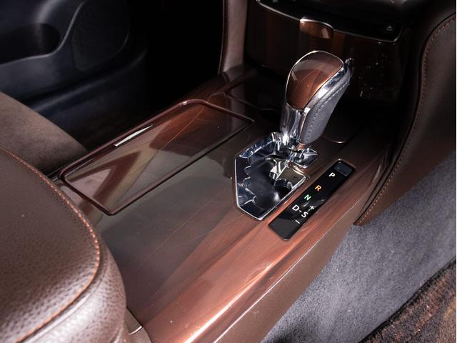 クラウンハイブリッド ロイヤルサルーン　（禁煙車）（オプション１７インチアルミ）（点検記録簿８枚）ＨＤＤマルチナビ　レギュラーガソリン仕様　Ｂｌｕｅｔｏｏｔｈ対応　シートヒーター　ステアリングヒーター　カラーバックカメラ（38枚目）