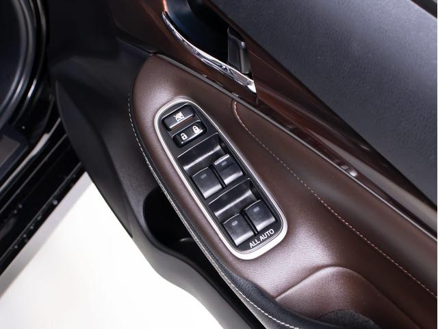 クラウンハイブリッド ロイヤルサルーン　（禁煙車）（オプション１７インチアルミ）（点検記録簿８枚）ＨＤＤマルチナビ　レギュラーガソリン仕様　Ｂｌｕｅｔｏｏｔｈ対応　シートヒーター　ステアリングヒーター　カラーバックカメラ（39枚目）