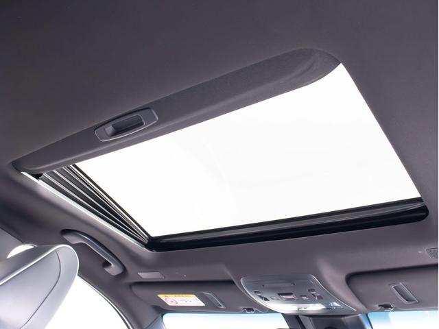 クラウンハイブリッド ＲＳアドバンス　（サンルーフ）（黒本革シート）（パノラミックビューモニター）（フルエアロ）（トヨタセーフティセンス）衝突軽減ブレーキ　踏み間違い防止機能　車線逸脱抑制ＬＴＡ　シーケンシャルウィンカー　ＢＳＭ　ＳＤナビ（5枚目）