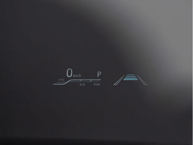 クラウンハイブリッド ＲＳアドバンス　（サンルーフ）（黒本革シート）（パノラミックビューモニター）（フルエアロ）（トヨタセーフティセンス）衝突軽減ブレーキ　踏み間違い防止機能　車線逸脱抑制ＬＴＡ　シーケンシャルウィンカー　ＢＳＭ　ＳＤナビ（10枚目）