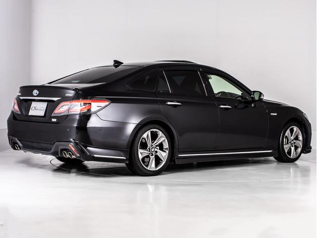 クラウンハイブリッド ＲＳアドバンス　（サンルーフ）（黒本革シート）（パノラミックビューモニター）（フルエアロ）（トヨタセーフティセンス）衝突軽減ブレーキ　踏み間違い防止機能　車線逸脱抑制ＬＴＡ　シーケンシャルウィンカー　ＢＳＭ　ＳＤナビ（17枚目）