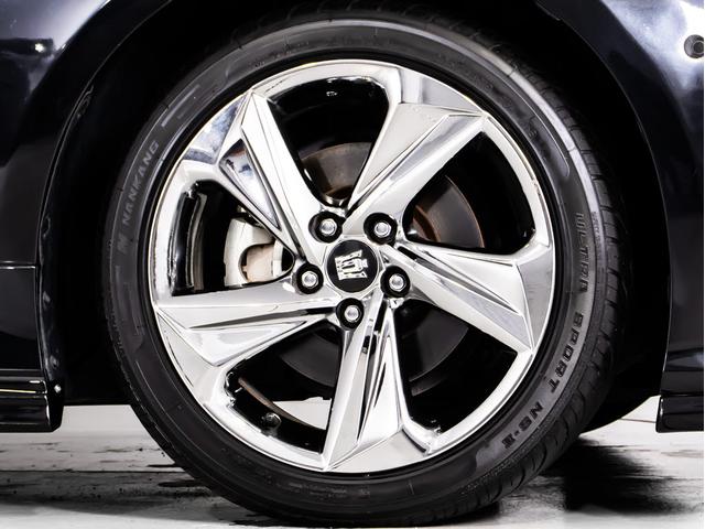 クラウンハイブリッド ＲＳアドバンス　（サンルーフ）（黒本革シート）（パノラミックビューモニター）（フルエアロ）（トヨタセーフティセンス）衝突軽減ブレーキ　踏み間違い防止機能　車線逸脱抑制ＬＴＡ　シーケンシャルウィンカー　ＢＳＭ　ＳＤナビ（22枚目）