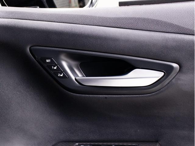 クラウンハイブリッド ＲＳアドバンス　（サンルーフ）（黒本革シート）（パノラミックビューモニター）（フルエアロ）（トヨタセーフティセンス）衝突軽減ブレーキ　踏み間違い防止機能　車線逸脱抑制ＬＴＡ　シーケンシャルウィンカー　ＢＳＭ　ＳＤナビ（39枚目）