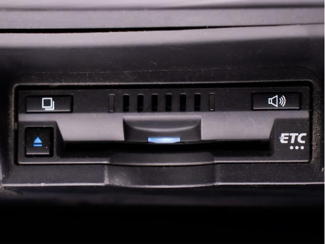 クラウンハイブリッド ＲＳアドバンス　（サンルーフ）（黒本革シート）（パノラミックビューモニター）（フルエアロ）（トヨタセーフティセンス）衝突軽減ブレーキ　踏み間違い防止機能　車線逸脱抑制ＬＴＡ　シーケンシャルウィンカー　ＢＳＭ　ＳＤナビ（48枚目）