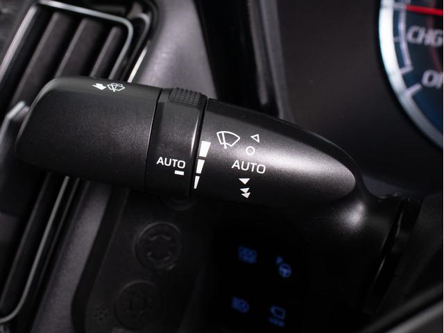 クラウンハイブリッド ＲＳアドバンス　（サンルーフ）（黒本革シート）（パノラミックビューモニター）（フルエアロ）（トヨタセーフティセンス）衝突軽減ブレーキ　踏み間違い防止機能　車線逸脱抑制ＬＴＡ　シーケンシャルウィンカー　ＢＳＭ　ＳＤナビ（50枚目）