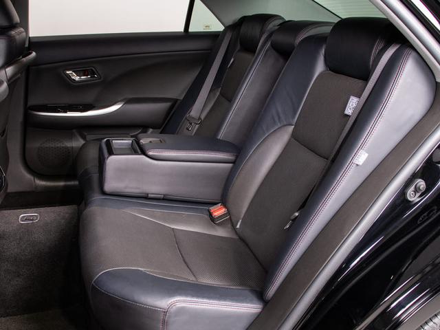 クラウン ２．５アスリート　プレミアムエディション　後期型（禁煙車）（特別仕様車）（黒本革シート）（フルエアロ）ＨＤＤマルチ　Ｂｌｕｅｔｏｏｔｈ対応　レギュラーガソリン仕様　専用インテリア＆エクステリア　カラーバックカメラ　ブラックインナーヘッドライト（6枚目）