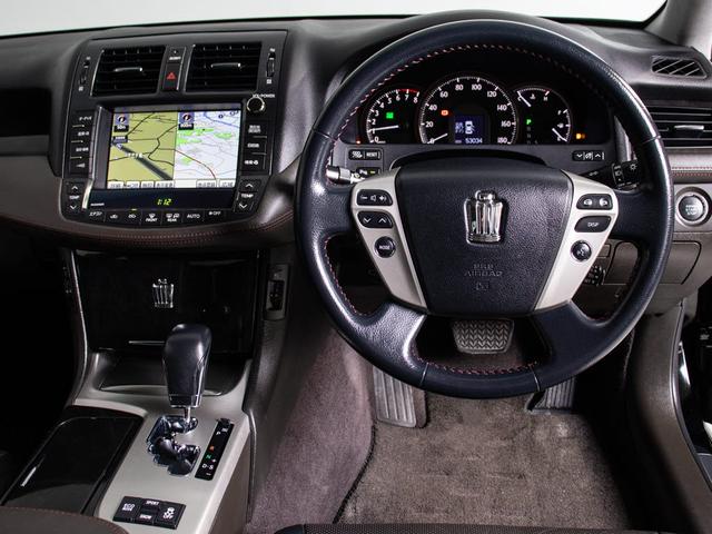 クラウン ２．５アスリート　プレミアムエディション　後期型（禁煙車）（特別仕様車）（黒本革シート）（フルエアロ）ＨＤＤマルチ　Ｂｌｕｅｔｏｏｔｈ対応　レギュラーガソリン仕様　専用インテリア＆エクステリア　カラーバックカメラ　ブラックインナーヘッドライト（32枚目）