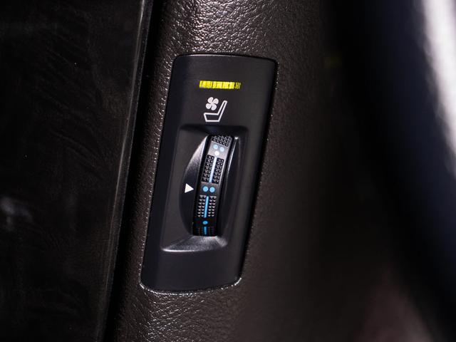 クラウン ２．５アスリート　プレミアムエディション　後期型（禁煙車）（特別仕様車）（黒本革シート）（フルエアロ）ＨＤＤマルチ　Ｂｌｕｅｔｏｏｔｈ対応　レギュラーガソリン仕様　専用インテリア＆エクステリア　カラーバックカメラ　ブラックインナーヘッドライト（38枚目）