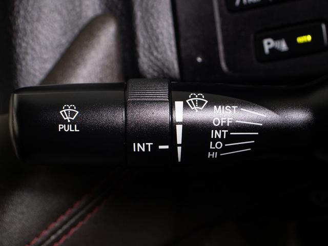 クラウン ２．５アスリート　プレミアムエディション　後期型（禁煙車）（特別仕様車）（黒本革シート）（フルエアロ）ＨＤＤマルチ　Ｂｌｕｅｔｏｏｔｈ対応　レギュラーガソリン仕様　専用インテリア＆エクステリア　カラーバックカメラ　ブラックインナーヘッドライト（49枚目）