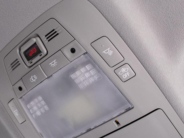 クラウン ２．５アスリート　プレミアムエディション　後期型（禁煙車）（特別仕様車）（黒本革シート）（フルエアロ）ＨＤＤマルチ　Ｂｌｕｅｔｏｏｔｈ対応　レギュラーガソリン仕様　専用インテリア＆エクステリア　カラーバックカメラ　ブラックインナーヘッドライト（51枚目）