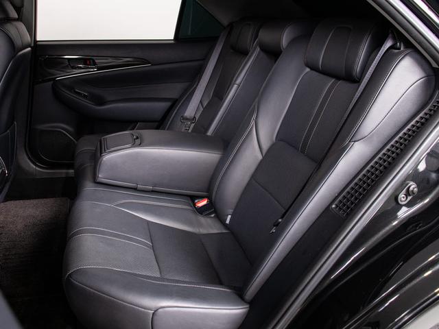 クラウンハイブリッド アスリートＳ　（サンルーフ）（黒本革シート）（オプション１８インチアルミ）（クリアランスソナー）エアシート　シートヒーター　ステアリングヒーター　ＢＬｕｅｔｏｏｔｈ対応　レギュラーガソリン仕様　ＨＤＤマルチナビ（8枚目）