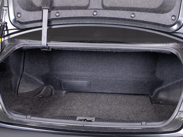 クラウンハイブリッド アスリートＳ　（サンルーフ）（黒本革シート）（オプション１８インチアルミ）（クリアランスソナー）エアシート　シートヒーター　ステアリングヒーター　ＢＬｕｅｔｏｏｔｈ対応　レギュラーガソリン仕様　ＨＤＤマルチナビ（28枚目）