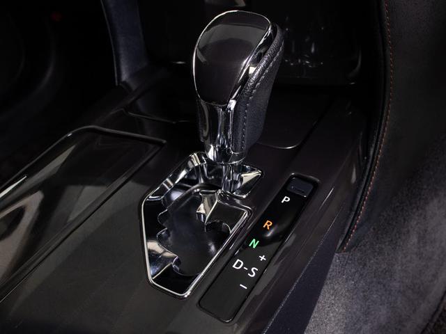 クラウンハイブリッド アスリートＳ　（サンルーフ）（黒本革シート）（オプション１８インチアルミ）（クリアランスソナー）エアシート　シートヒーター　ステアリングヒーター　ＢＬｕｅｔｏｏｔｈ対応　レギュラーガソリン仕様　ＨＤＤマルチナビ（42枚目）