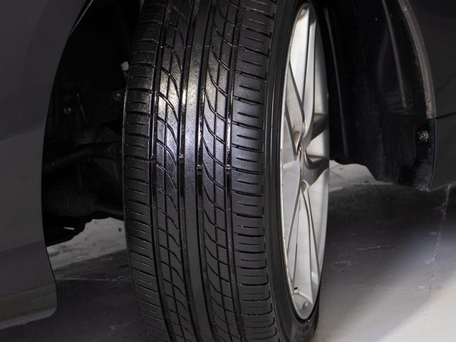 クラウン ２．５アスリート　アニバーサリーエディション　後期型（サンルーフ）（専用黒本革シート）（特別仕様車）（クリアランスソナー）ＨＤＤマルチナビ　ＢＬｕｅｔｏｏｔｈ対応　レギュラーガソリン仕様　バックカメラ＆サイドカメラ　専用インテリア＆エクステリア（30枚目）