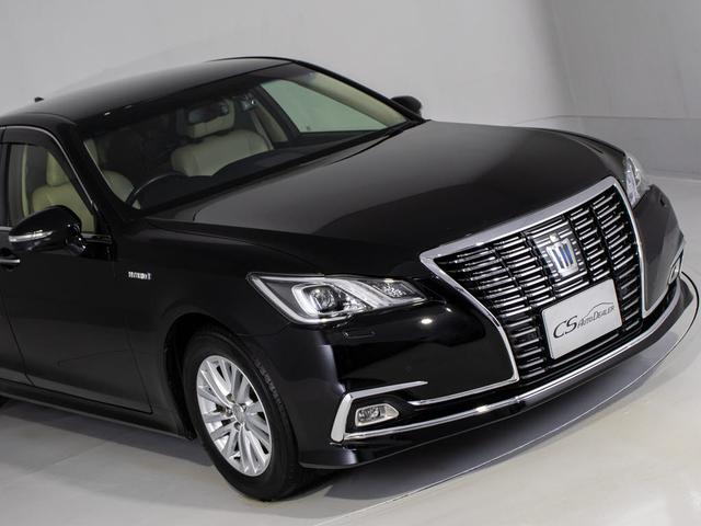 クラウンハイブリッド ロイヤルサルーンＧ　後期型（禁煙車）（フラクセン本革シート）（リヤオートエアコン）（衝突軽減ブレーキ）（踏み間違い防止機能）レーダークルーズ　ＢＳＭ　アダプティブハイビーム　　ＢＬｕｅｔｏｏｔｈ対応　アルパイン後席モニタ（5枚目）