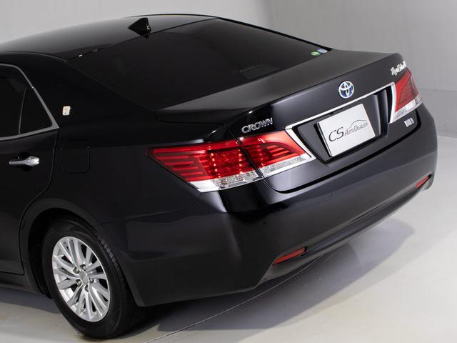 クラウンハイブリッド ロイヤルサルーンＧ　後期型（禁煙車）（フラクセン本革シート）（リヤオートエアコン）（衝突軽減ブレーキ）（踏み間違い防止機能）レーダークルーズ　ＢＳＭ　アダプティブハイビーム　　ＢＬｕｅｔｏｏｔｈ対応　アルパイン後席モニタ（21枚目）