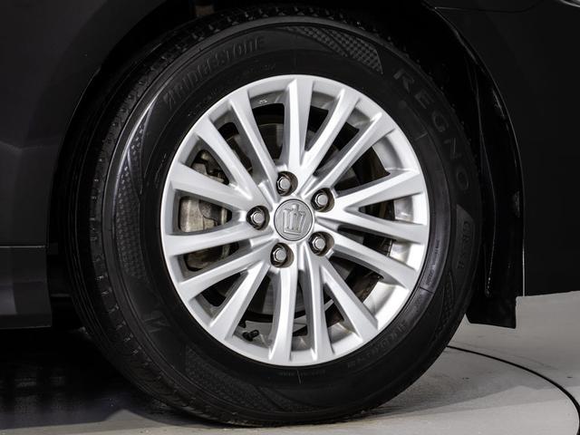 クラウンハイブリッド ロイヤルサルーンＧ　後期型（禁煙車）（フラクセン本革シート）（リヤオートエアコン）（衝突軽減ブレーキ）（踏み間違い防止機能）レーダークルーズ　ＢＳＭ　アダプティブハイビーム　　ＢＬｕｅｔｏｏｔｈ対応　アルパイン後席モニタ（31枚目）