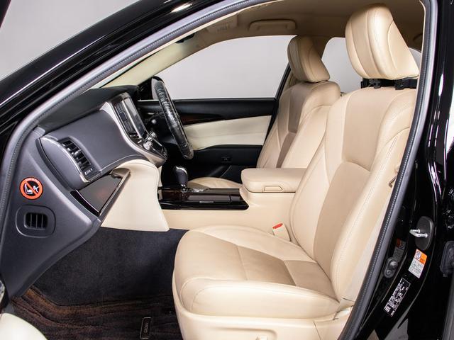 クラウンハイブリッド ロイヤルサルーンＧ　後期型（禁煙車）（フラクセン本革シート）（リヤオートエアコン）（衝突軽減ブレーキ）（踏み間違い防止機能）レーダークルーズ　ＢＳＭ　アダプティブハイビーム　　ＢＬｕｅｔｏｏｔｈ対応　アルパイン後席モニタ（38枚目）