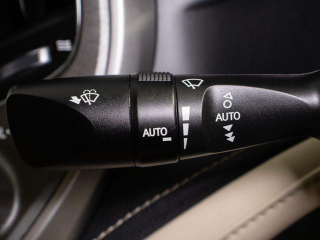 クラウンハイブリッド ロイヤルサルーンＧ　後期型（禁煙車）（フラクセン本革シート）（リヤオートエアコン）（衝突軽減ブレーキ）（踏み間違い防止機能）レーダークルーズ　ＢＳＭ　アダプティブハイビーム　　ＢＬｕｅｔｏｏｔｈ対応　アルパイン後席モニタ（51枚目）