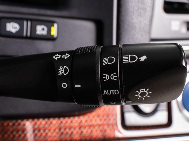 クラウンハイブリッド ロイヤルサルーンＧ　後期型（禁煙車）（フラクセン本革シート）（リヤオートエアコン）（衝突軽減ブレーキ）（踏み間違い防止機能）レーダークルーズ　ＢＳＭ　アダプティブハイビーム　　ＢＬｕｅｔｏｏｔｈ対応　アルパイン後席モニタ（52枚目）