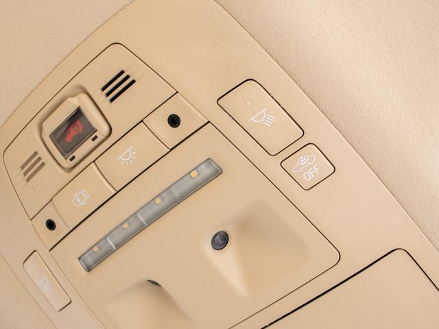 クラウンハイブリッド ロイヤルサルーンＧ　後期型（禁煙車）（フラクセン本革シート）（リヤオートエアコン）（衝突軽減ブレーキ）（踏み間違い防止機能）レーダークルーズ　ＢＳＭ　アダプティブハイビーム　　ＢＬｕｅｔｏｏｔｈ対応　アルパイン後席モニタ（53枚目）