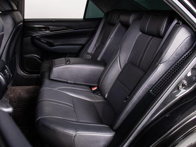 クラウンハイブリッド アスリートＧ　（黒本革シート）（オプション１８インチアルミ）（フルエアロ）（衝突軽減）（踏み間違い防止機能）レーダークルーズ　アダプティブハイビーム　シートメモリー　ＢＬｕｅｔｏｏｔｈ対応　レギュラーガソリン仕様（7枚目）