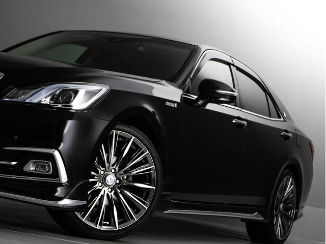 クラウンハイブリッド ロイヤルサルーン　後期型（トヨタセーフティセンス）（フルエアロ）（レイズ２０インチアルミ）（衝突軽減ブレーキ）（踏み間違い防止機能）（車線逸脱抑制ＬＤＡ）レーダークルーズ　オートマチックハイビーム　Ｂｌｕｅｔｏｏｔｈ（24枚目）