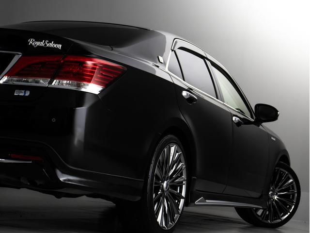 クラウンハイブリッド ロイヤルサルーン　後期型（トヨタセーフティセンス）（フルエアロ）（レイズ２０インチアルミ）（衝突軽減ブレーキ）（踏み間違い防止機能）（車線逸脱抑制ＬＤＡ）レーダークルーズ　オートマチックハイビーム　Ｂｌｕｅｔｏｏｔｈ（25枚目）