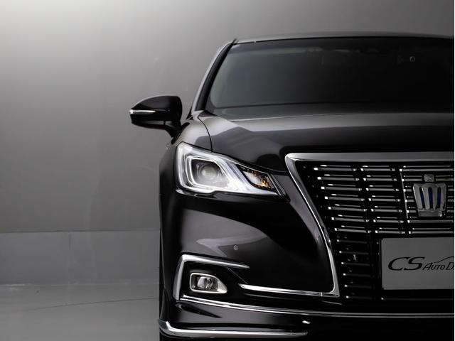 クラウンハイブリッド ロイヤルサルーン　後期型（トヨタセーフティセンス）（フルエアロ）（レイズ２０インチアルミ）（衝突軽減ブレーキ）（踏み間違い防止機能）（車線逸脱抑制ＬＤＡ）レーダークルーズ　オートマチックハイビーム　Ｂｌｕｅｔｏｏｔｈ（26枚目）