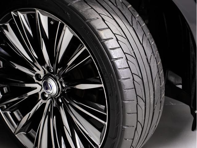 クラウンハイブリッド ロイヤルサルーン　後期型（トヨタセーフティセンス）（フルエアロ）（レイズ２０インチアルミ）（衝突軽減ブレーキ）（踏み間違い防止機能）（車線逸脱抑制ＬＤＡ）レーダークルーズ　オートマチックハイビーム　Ｂｌｕｅｔｏｏｔｈ（30枚目）