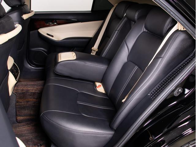 クラウンハイブリッド ロイヤルサルーン　後期型（トヨタセーフティセンス）（フルエアロ）（レイズ２０インチアルミ）（衝突軽減ブレーキ）（踏み間違い防止機能）（車線逸脱抑制ＬＤＡ）レーダークルーズ　オートマチックハイビーム　Ｂｌｕｅｔｏｏｔｈ（38枚目）