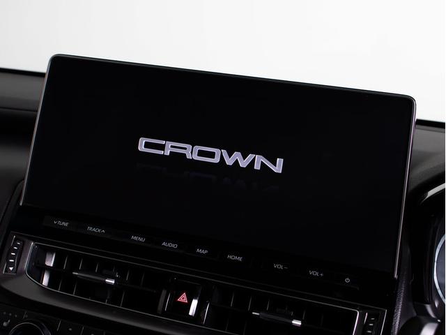クラウンハイブリッド ＲＳアドバンス　後期型（法人ワンオーナー）（サンルーフ）（黒本革シート）（パノラミックビューモニター）（セーフティセンス）衝突軽減ブレーキ　踏み間違い防止　車線逸脱抑制ＬＴＡ　デジタルインナーミラー　オートハイビーム（7枚目）