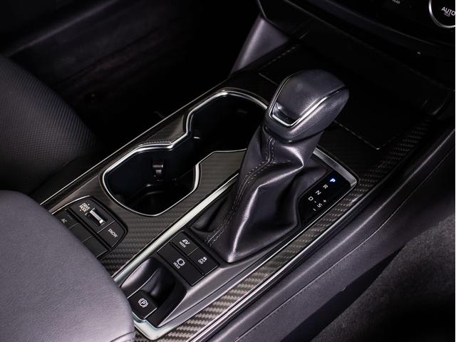 クラウンハイブリッド ＲＳアドバンス　後期型（法人ワンオーナー）（サンルーフ）（黒本革シート）（パノラミックビューモニター）（セーフティセンス）衝突軽減ブレーキ　踏み間違い防止　車線逸脱抑制ＬＴＡ　デジタルインナーミラー　オートハイビーム（47枚目）