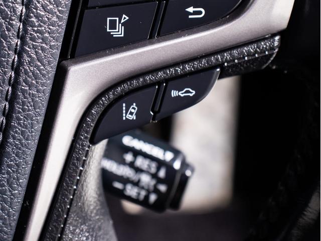 クラウンハイブリッド アスリートＳ　Ｊ－フロンティアリミテッド　後期型（特別仕様車）（黒本革シート）（オプション１８インチアルミ）（新品タイヤ）（セーフティセンス）（記録簿７枚）衝突軽減ブレーキ　踏み間違い防止機能　オートマチックハイビーム　車線逸脱抑制ＬＤＡ（10枚目）