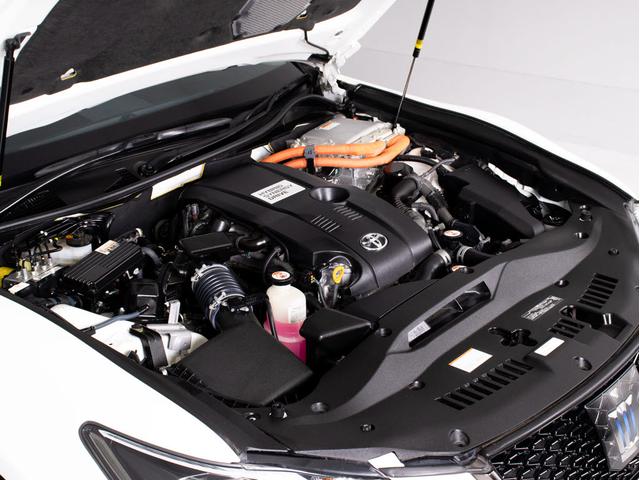 クラウンハイブリッド アスリートＳ　Ｊ－フロンティアリミテッド　後期型（特別仕様車）（黒本革シート）（オプション１８インチアルミ）（新品タイヤ）（セーフティセンス）（記録簿７枚）衝突軽減ブレーキ　踏み間違い防止機能　オートマチックハイビーム　車線逸脱抑制ＬＤＡ（31枚目）