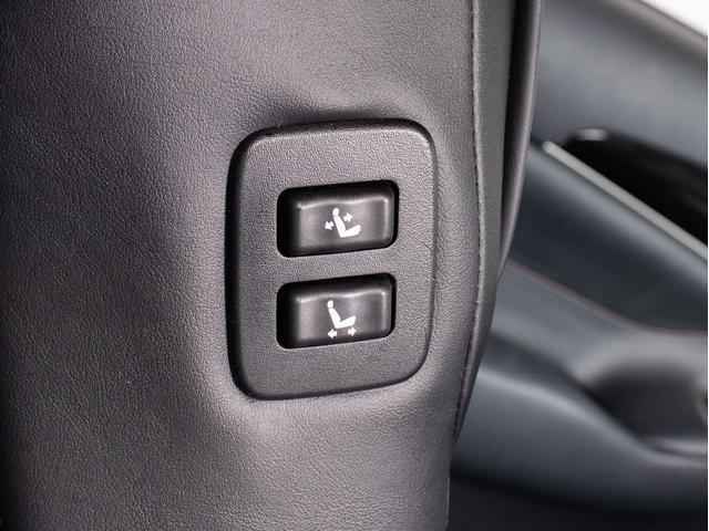 クラウンハイブリッド アスリートＳ　Ｊ－フロンティアリミテッド　後期型（特別仕様車）（黒本革シート）（オプション１８インチアルミ）（新品タイヤ）（セーフティセンス）（記録簿７枚）衝突軽減ブレーキ　踏み間違い防止機能　オートマチックハイビーム　車線逸脱抑制ＬＤＡ（38枚目）