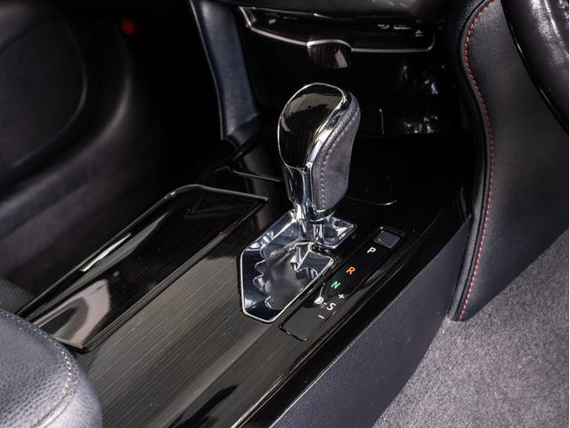 クラウンハイブリッド アスリートＳ　Ｊ－フロンティアリミテッド　後期型（特別仕様車）（黒本革シート）（オプション１８インチアルミ）（新品タイヤ）（セーフティセンス）（記録簿７枚）衝突軽減ブレーキ　踏み間違い防止機能　オートマチックハイビーム　車線逸脱抑制ＬＤＡ（42枚目）