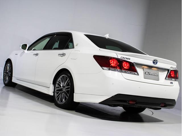 クラウンハイブリッド アスリートＧ　（禁煙車）（黒本革シート）（（オプション１８インチＡＷ）（フルエアロ）（衝突軽減ブレーキ）（踏み間違い防止機能）レーダークルーズ　アダプティブハイビーム　ＢＬｕｅｔｏｏｔｈ対応　レギュラーガソリン仕様（21枚目）