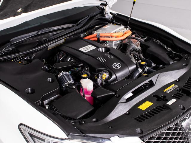 クラウンハイブリッド アスリートＧ　（禁煙車）（黒本革シート）（（オプション１８インチＡＷ）（フルエアロ）（衝突軽減ブレーキ）（踏み間違い防止機能）レーダークルーズ　アダプティブハイビーム　ＢＬｕｅｔｏｏｔｈ対応　レギュラーガソリン仕様（33枚目）