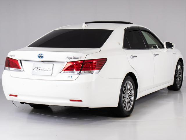 クラウンハイブリッド ロイヤルサルーンＧ　（サンルーフ）（フラクセン本革シート）（パノラミックビューモニタ）（オプション１７ＡＷ）（新品タイヤ）（衝突軽減）（踏み間違い防止機能）レーダークルーズ　アダプティブハイビーム　アダプティブハイビーム（21枚目）