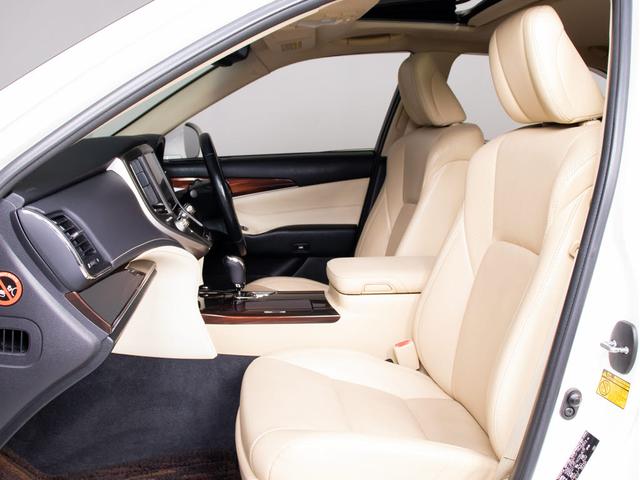 クラウンハイブリッド ロイヤルサルーンＧ　（サンルーフ）（フラクセン本革シート）（パノラミックビューモニタ）（オプション１７ＡＷ）（新品タイヤ）（衝突軽減）（踏み間違い防止機能）レーダークルーズ　アダプティブハイビーム　アダプティブハイビーム（36枚目）