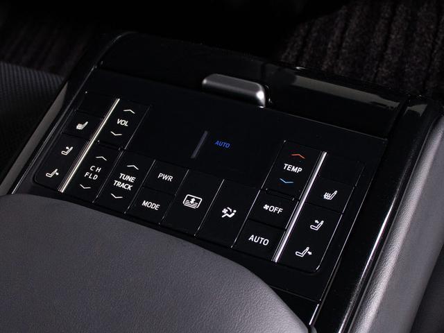 クラウンハイブリッド ＲＳアドバンス　後期型（サンルーフ）（リヤコンフォートＰＫＧ）（モデリスタ１９インチＡＷ）（黒本革シート）（フルエアロ）（パノラミックビューモニター）セーフティセンス　シーケンシャルウィンカー　デジタルインナーミラー（11枚目）