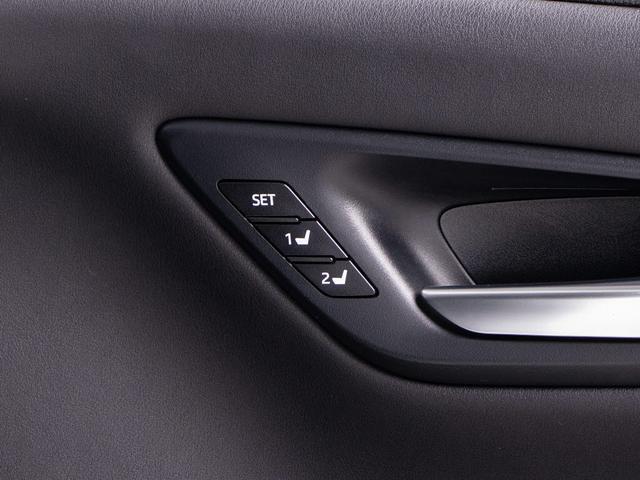 クラウンハイブリッド ＲＳアドバンス　後期型（サンルーフ）（リヤコンフォートＰＫＧ）（モデリスタ１９インチＡＷ）（黒本革シート）（フルエアロ）（パノラミックビューモニター）セーフティセンス　シーケンシャルウィンカー　デジタルインナーミラー（41枚目）